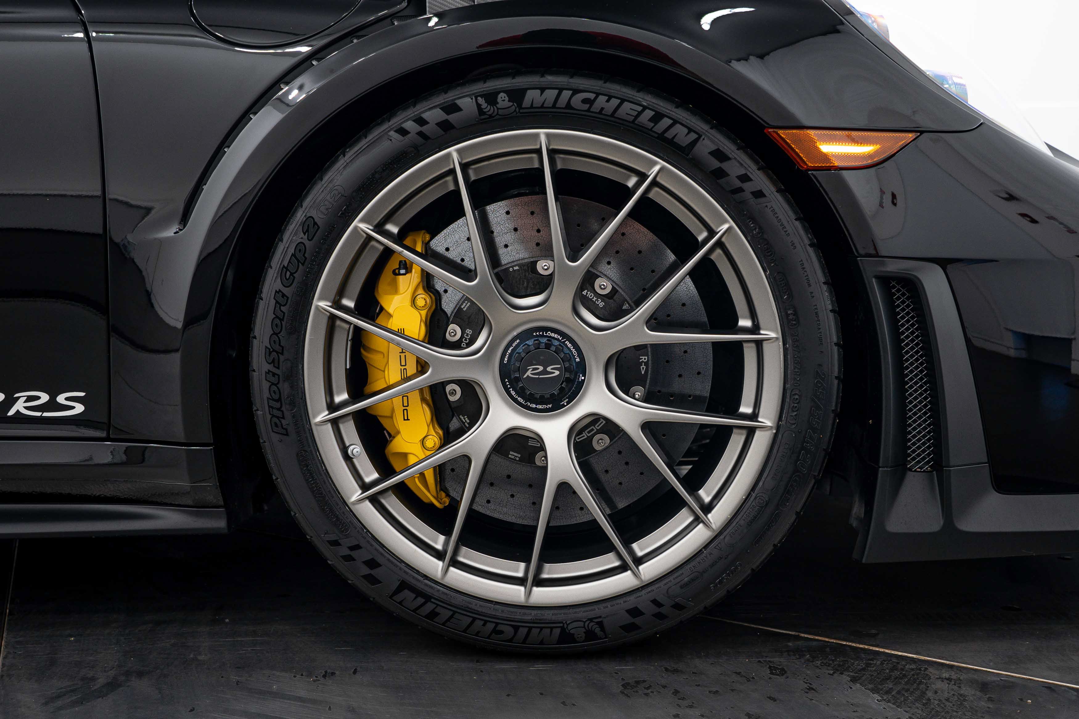 Certified 2018 Porsche 911 GT2 RS RWD image 11