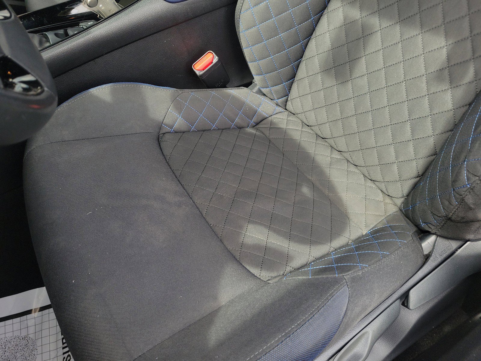 Used 2021 Toyota C-HR XLE FWD image 16