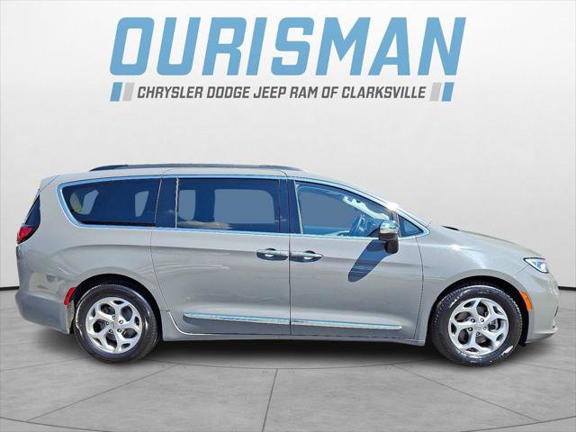 Certified 2023 Chrysler Pacifica Limited FWD image 7