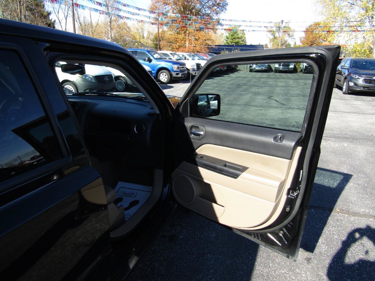 Used 2012 Jeep Patriot Latitude w/ Sun/Sound Group FWD image 25