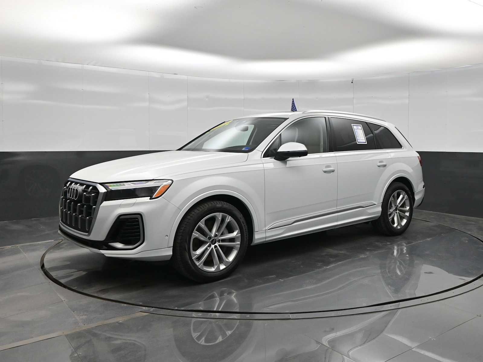 Used 2025 Audi Q7 3.0T Prestige w/ Prestige Package AWD/4WD image 4