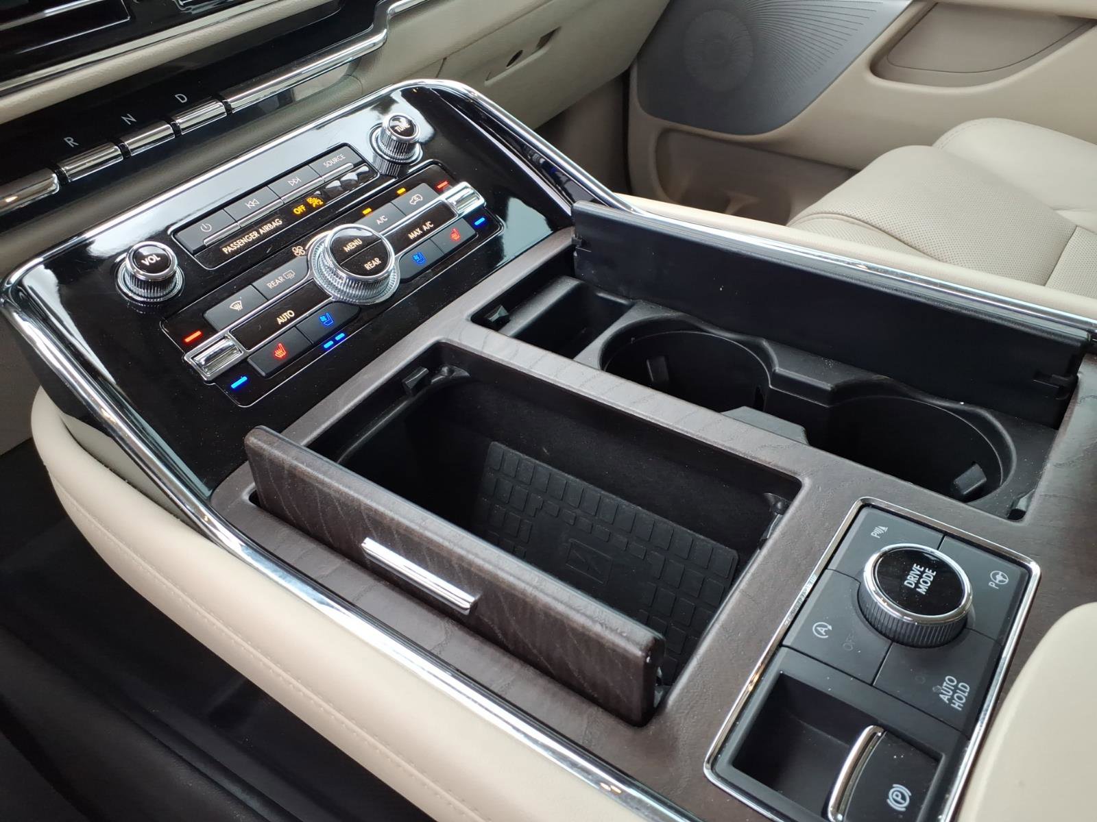 Used 2021 Lincoln Navigator L Reserve w/ Luxury Package image 15