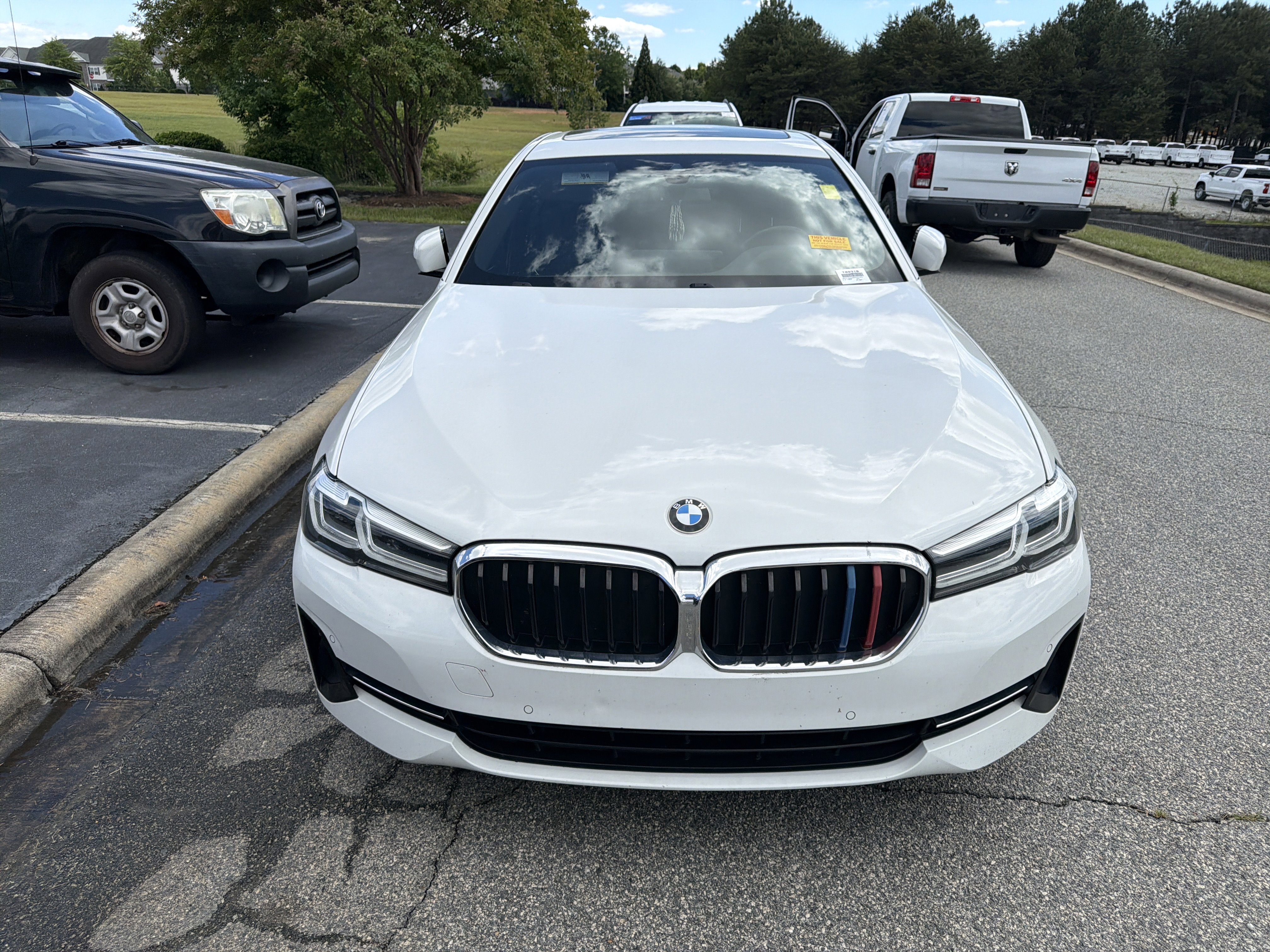 Used 2021 BMW 530i w/ Convenience Package RWD image 3
