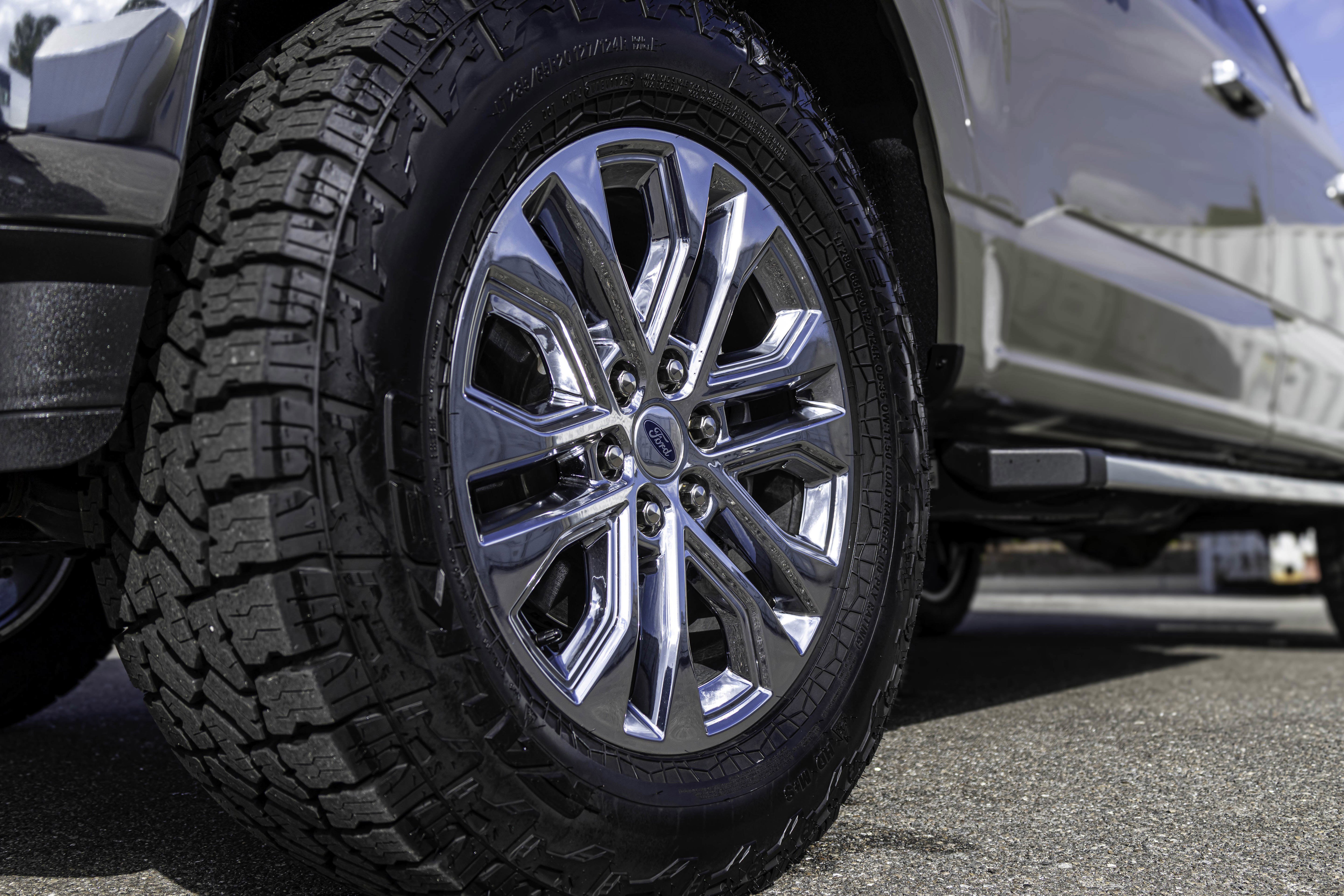 New 2025 Ford F150 Lariat w/ Equipment Group 501A Mid image 15