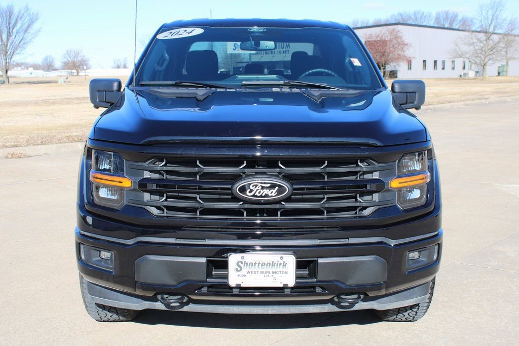 Used 2024 Ford F150 XLT w/ XLT Black Appearance Package image 2