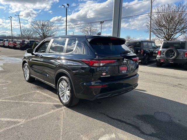 Used 2025 Mitsubishi Outlander ES image 5