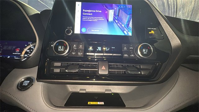 Used 2023 Toyota Highlander XLE image 18