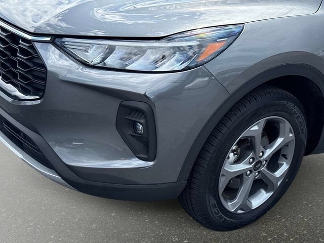 Used 2025 Ford Escape ST-Line Select AWD/4WD image 9