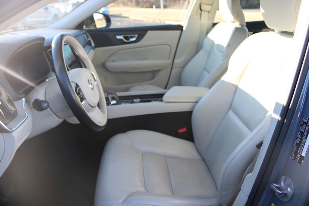 Used 2024 Volvo S60 B5 Plus image 21