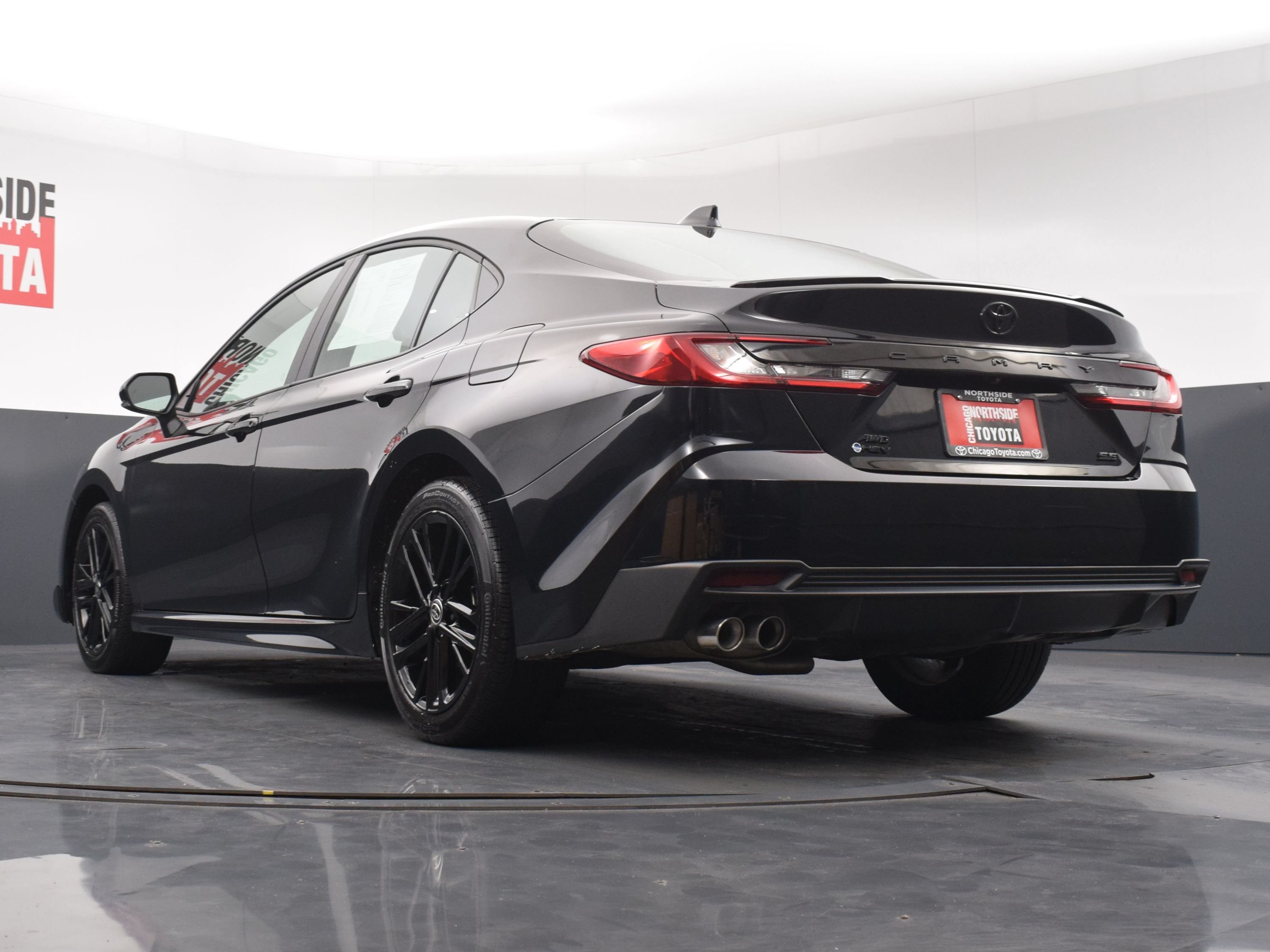 Used 2025 Toyota Camry SE AWD/4WD image 27