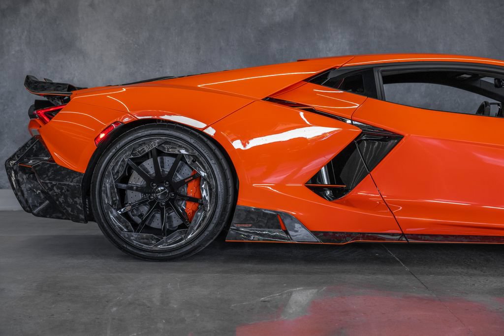 Used 2024 Lamborghini Revuelto AWD/4WD image 10