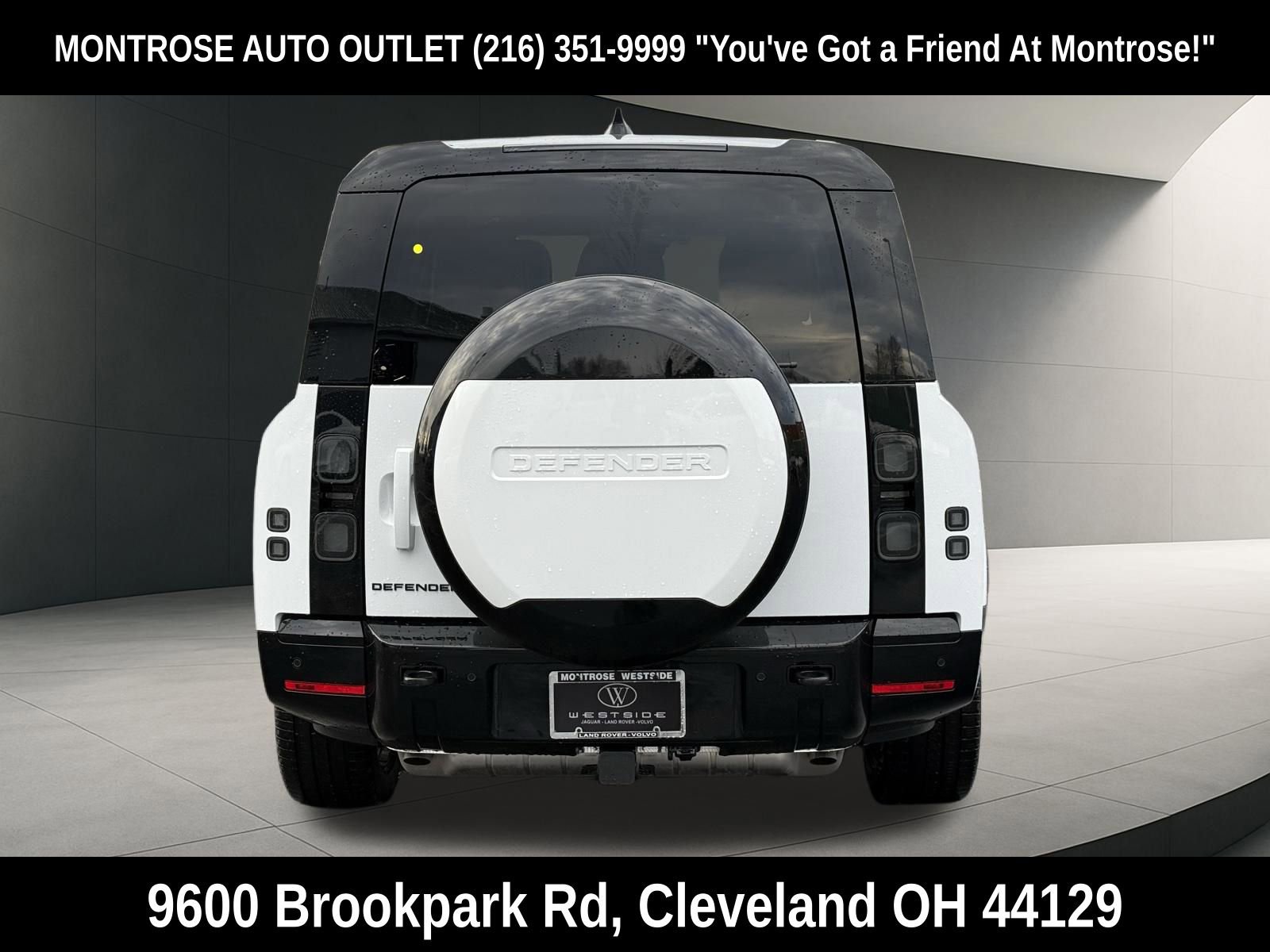 New 2026 Land Rover Defender 130 X-Dynamic SE image 4