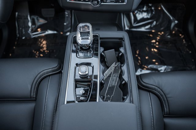 New 2026 Volvo XC90 B6 Ultra w/ Protection Package image 21