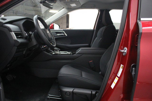 New 2026 Mitsubishi Outlander ES FWD image 6