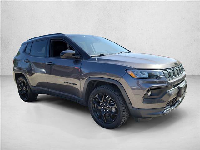 Used 2022 Jeep Compass Latitude AWD/4WD image 3