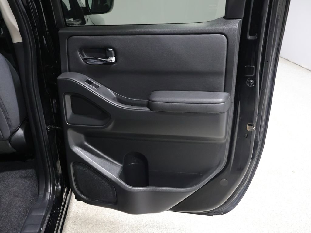 Used 2024 Nissan Frontier SV image 21