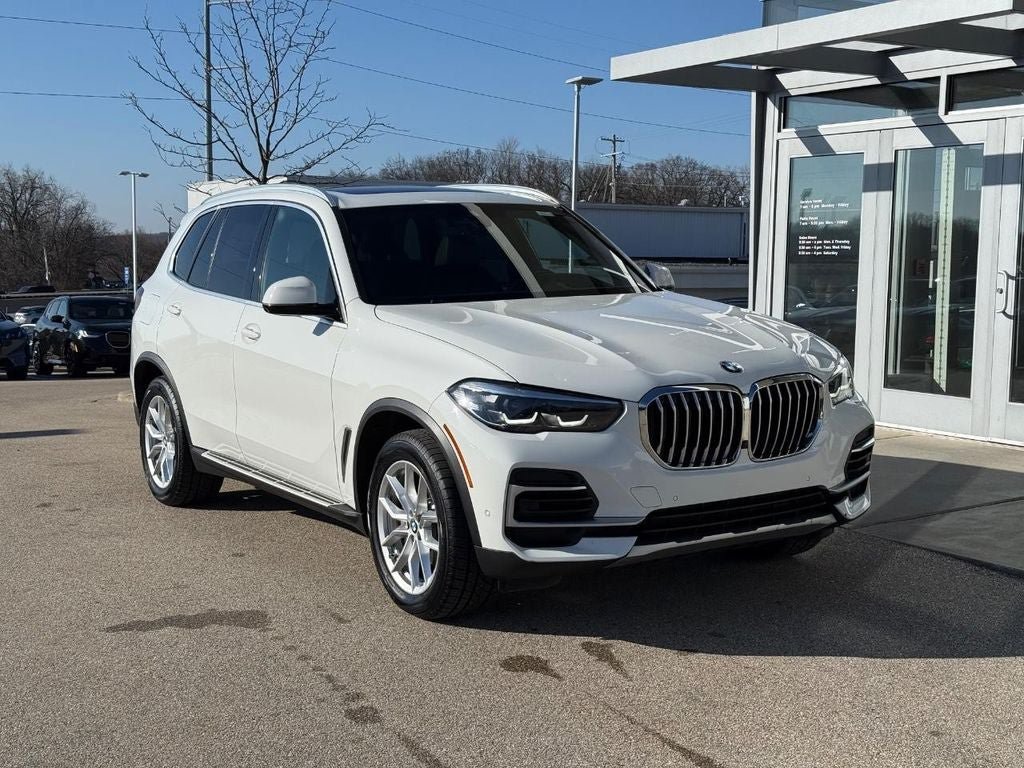 Used 2023 BMW X5 xDrive40i AWD/4WD image 1