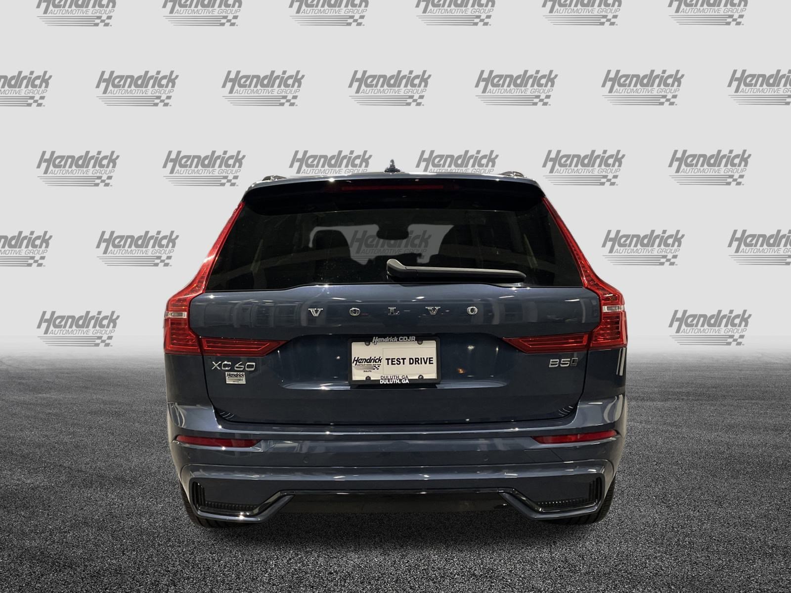 Used 2025 Volvo XC60 B5 Plus image 9