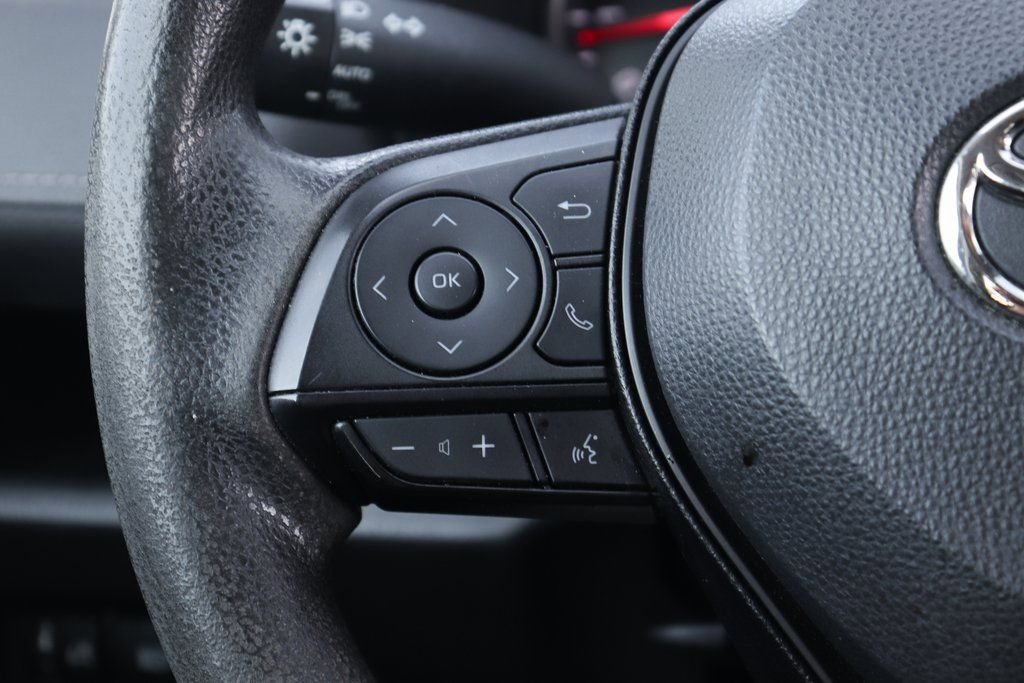 Used 2022 Toyota RAV4 XLE image 19