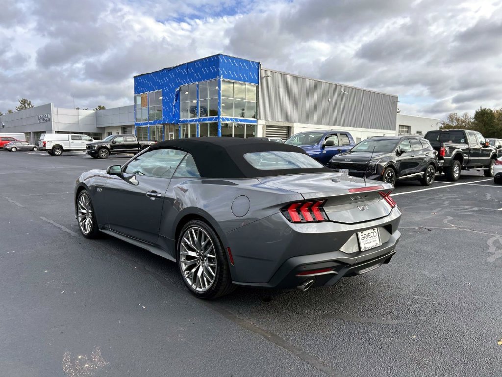 Used 2026 Ford Mustang GT Premium RWD image 5