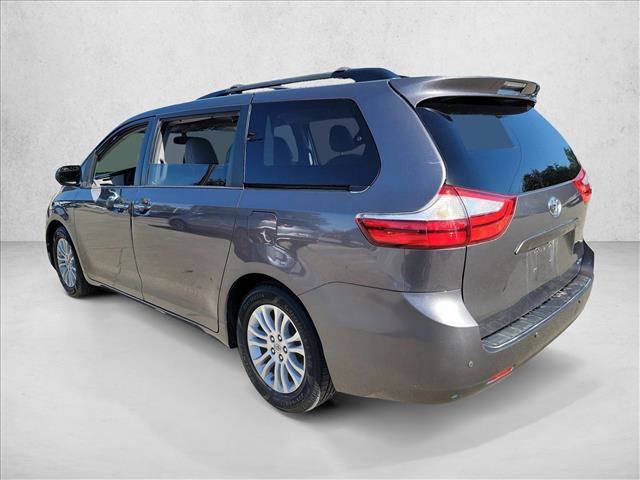 Used 2015 Toyota Sienna XLE image 7