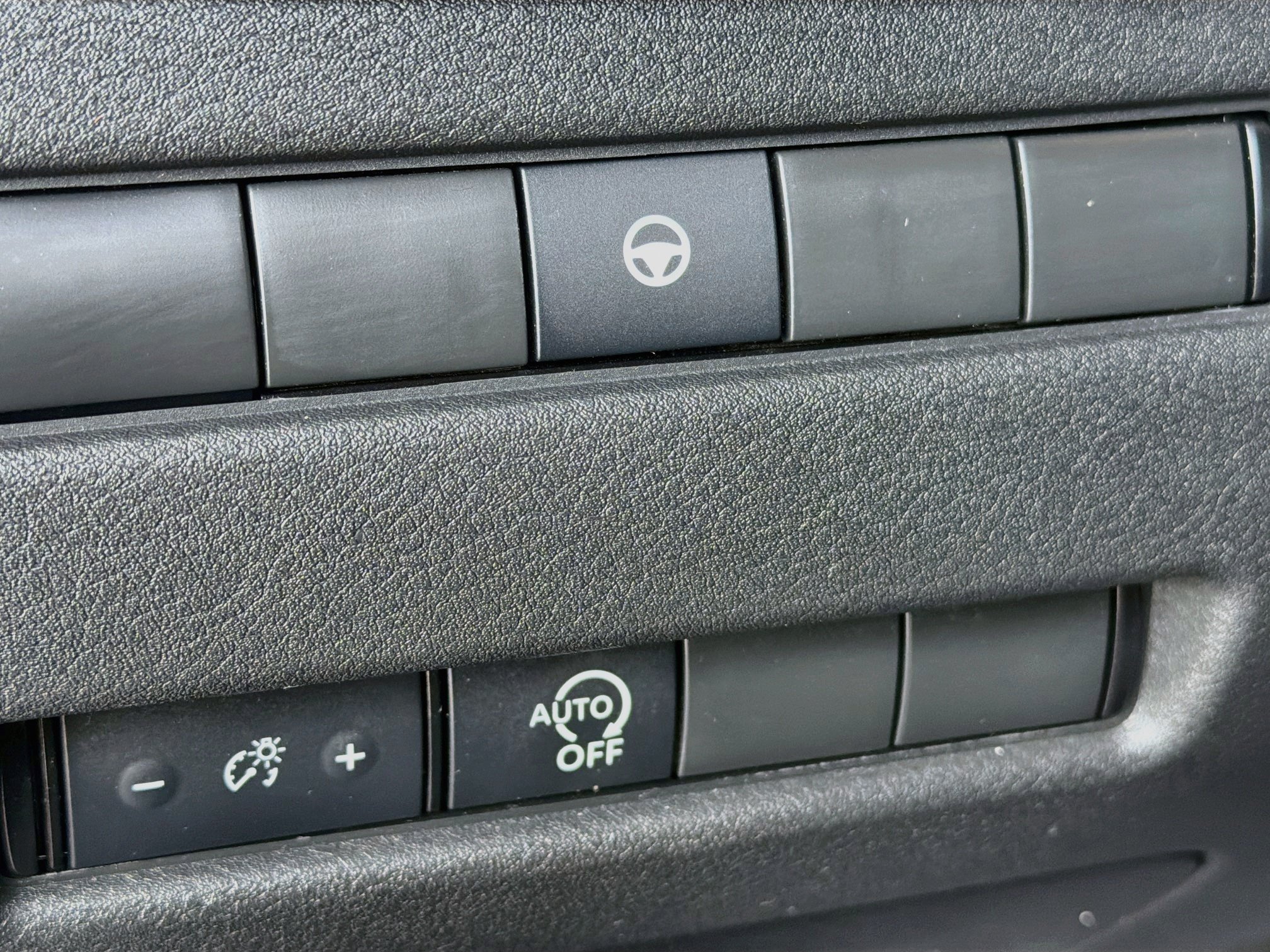Used 2023 Nissan Rogue SV AWD/4WD image 16