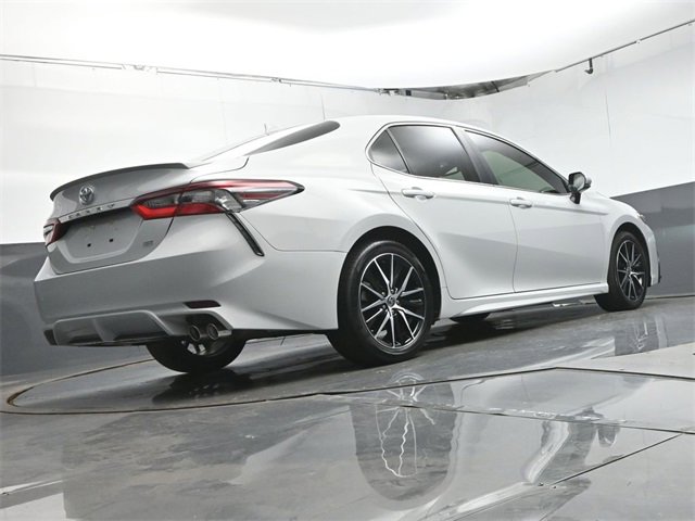 Used 2024 Toyota Camry SE image 36