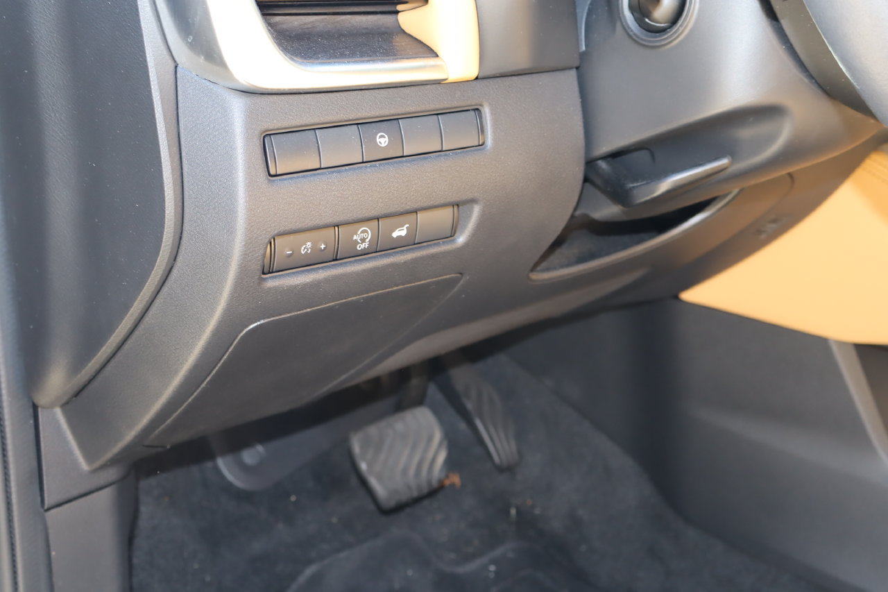 Used 2023 Nissan Rogue Platinum FWD image 23