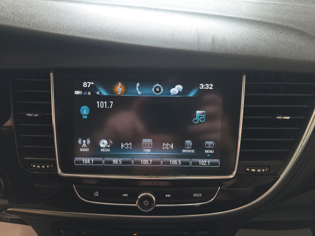 Used 2019 Buick Encore Sport Touring AWD/4WD image 19