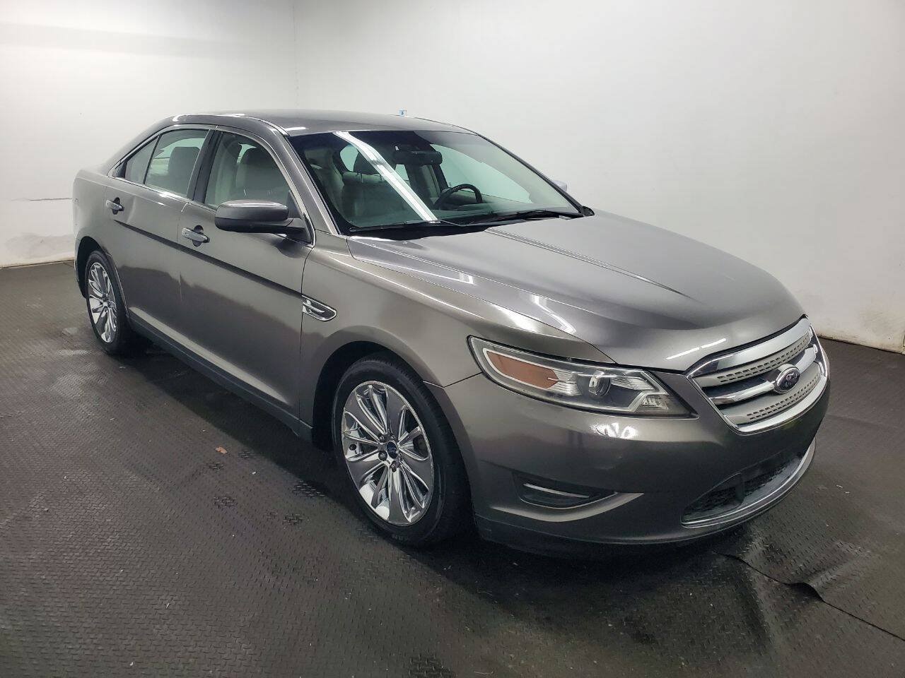 Used 2012 Ford Taurus Limited AWD/4WD image 3