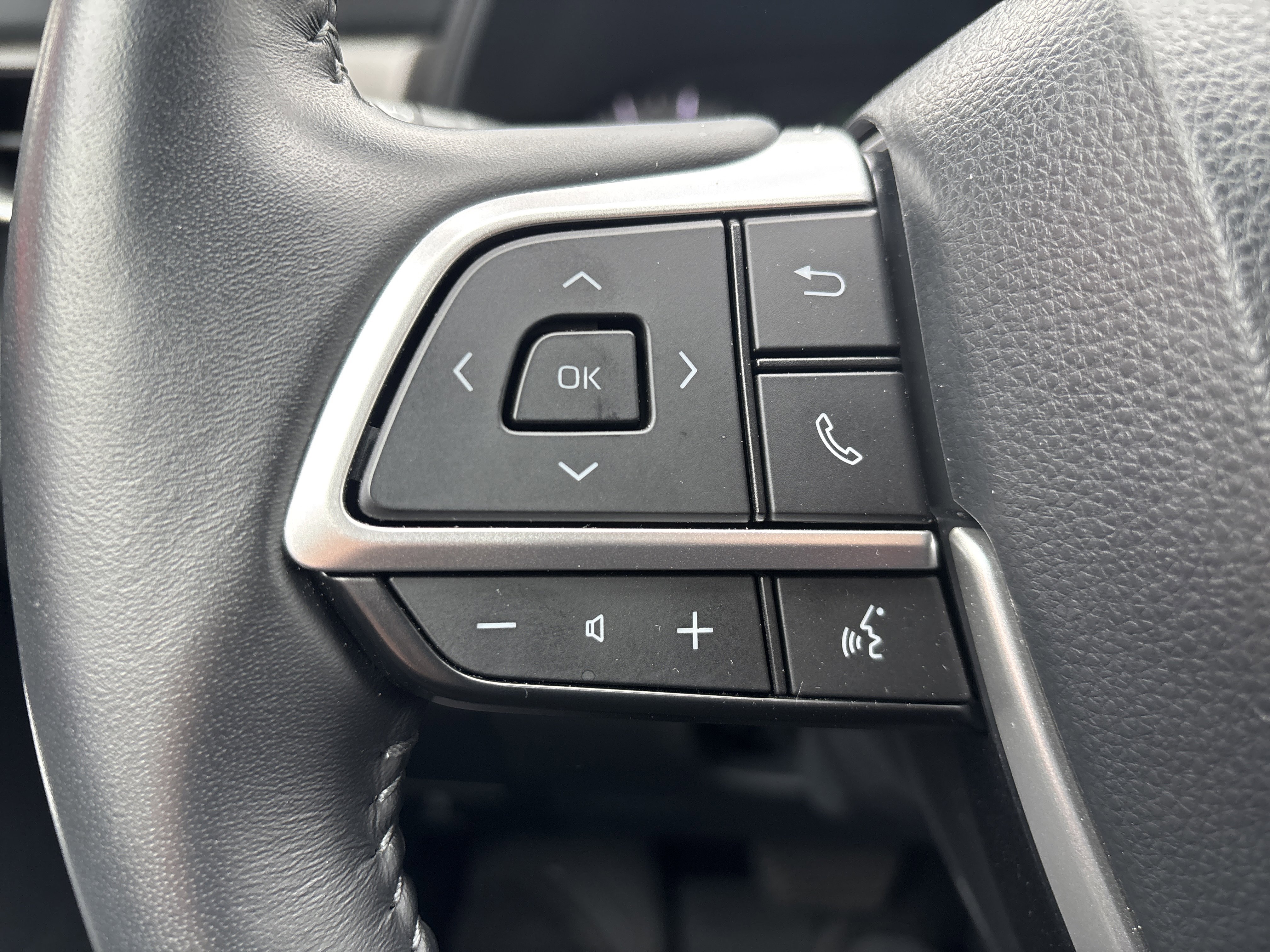 Certified 2024 Toyota Highlander LE image 20