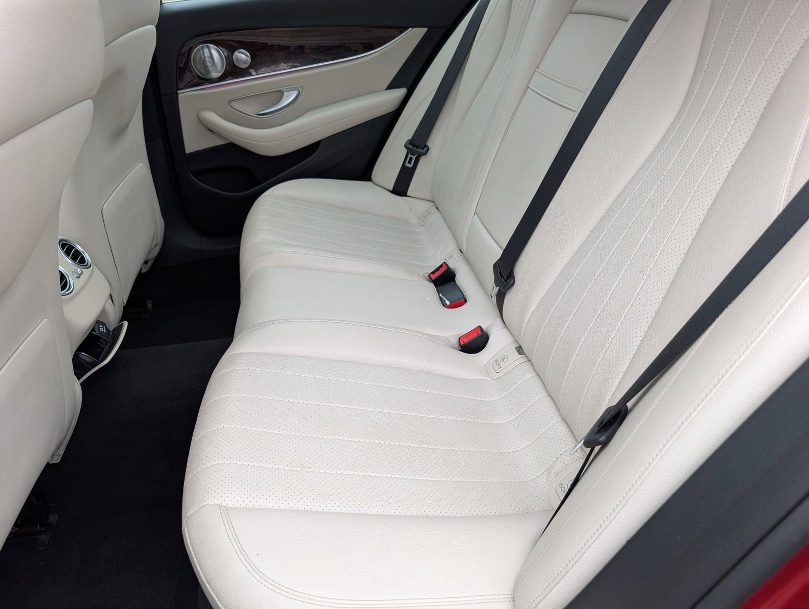 Used 2017 Mercedes-Benz E 300 image 8