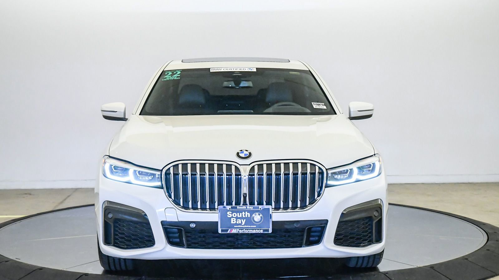 Used 2022 BMW 740i w/ M Sport Package RWD image 7