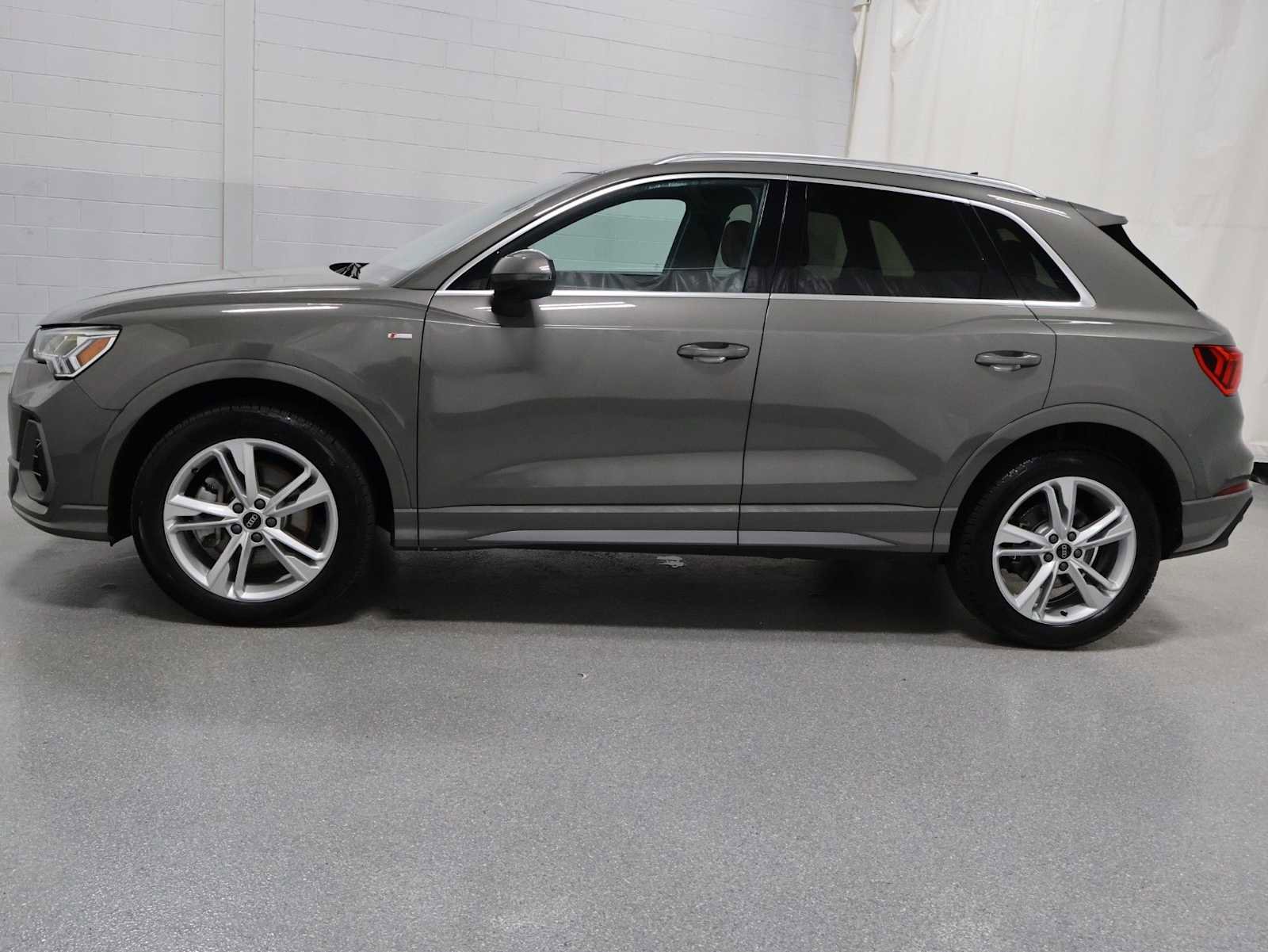 Used 2023 Audi Q3 2.0T Premium Plus w/ Premium Plus Package AWD/4WD video 2