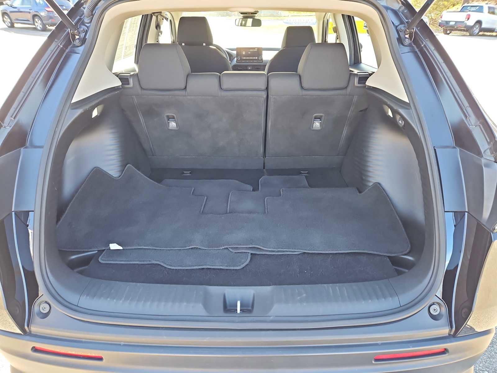 Used 2023 Honda HR-V LX image 26