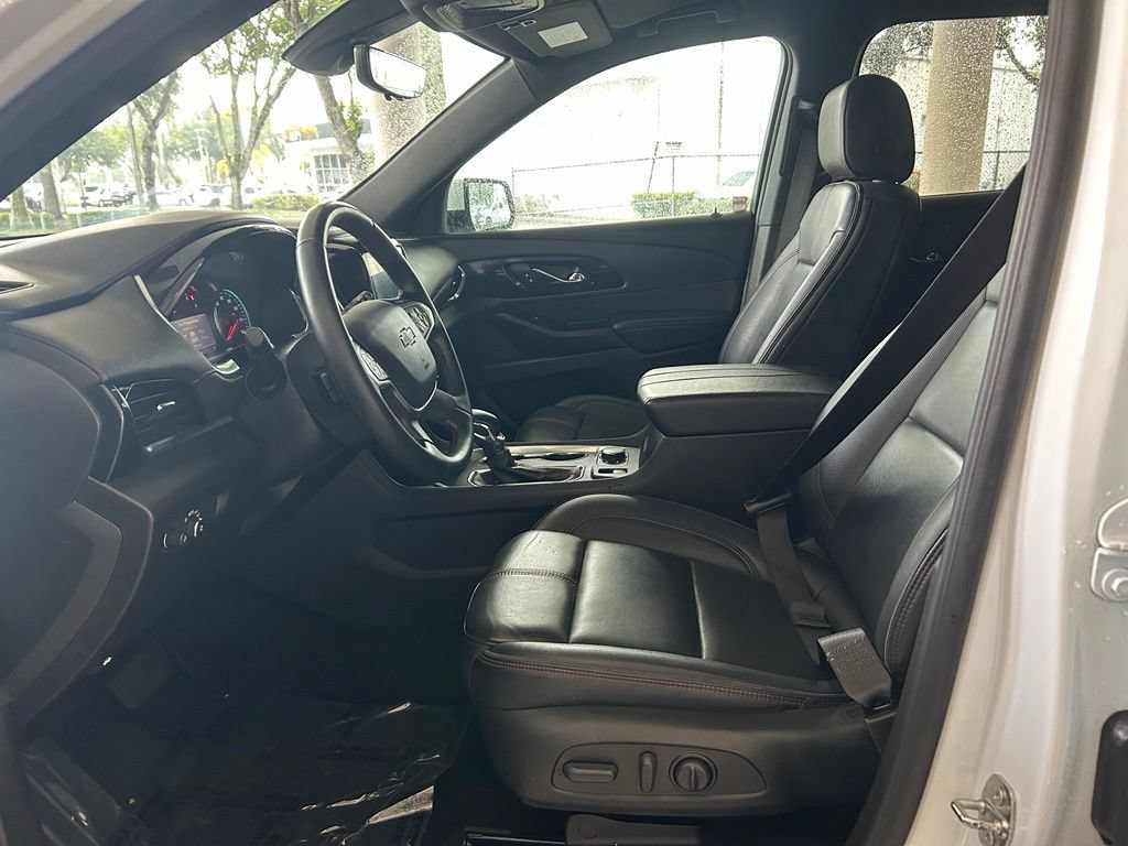 Used 2023 Chevrolet Traverse RS FWD image 6
