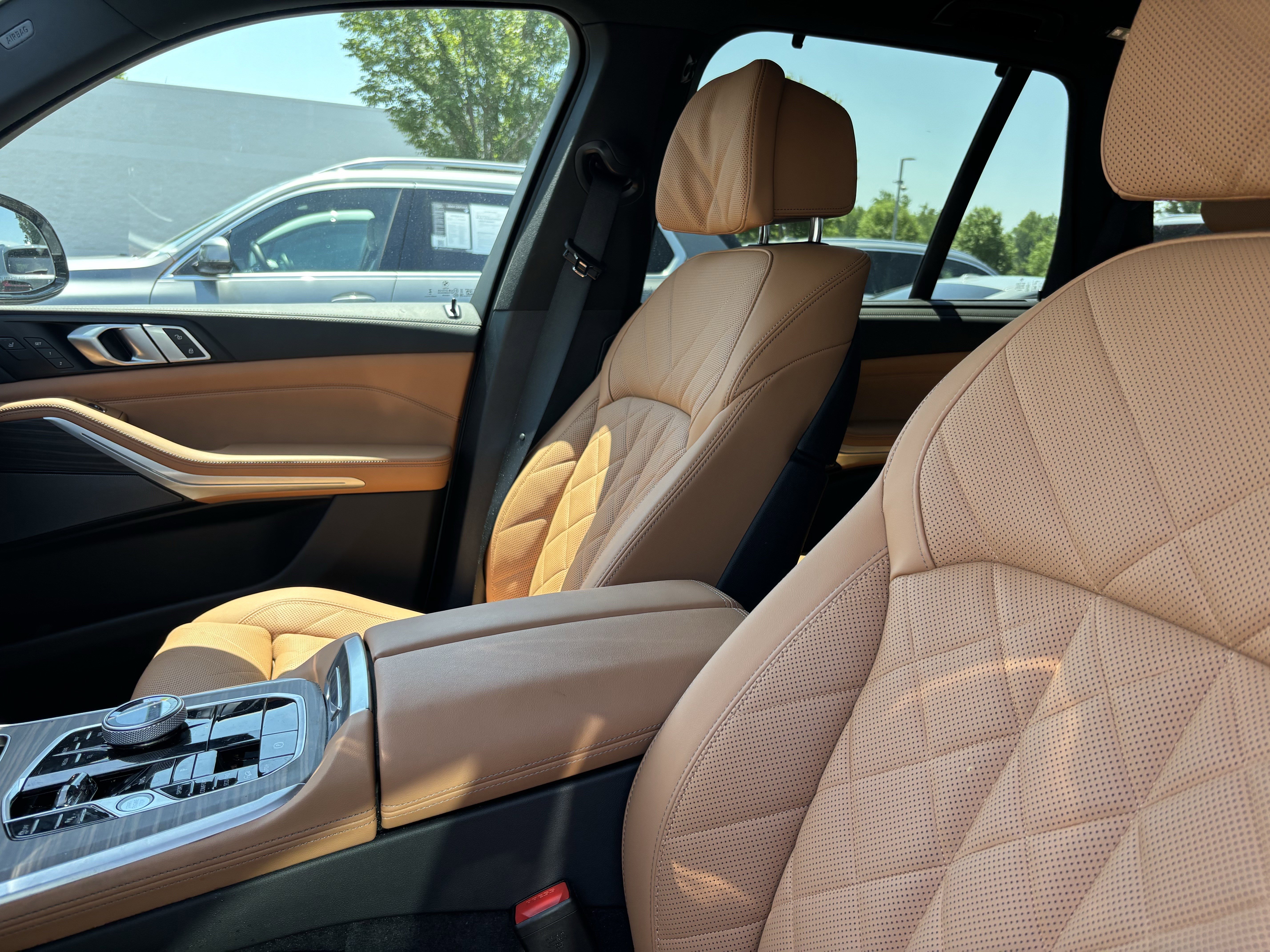 Certified 2025 BMW X5 M60i AWD/4WD image 33