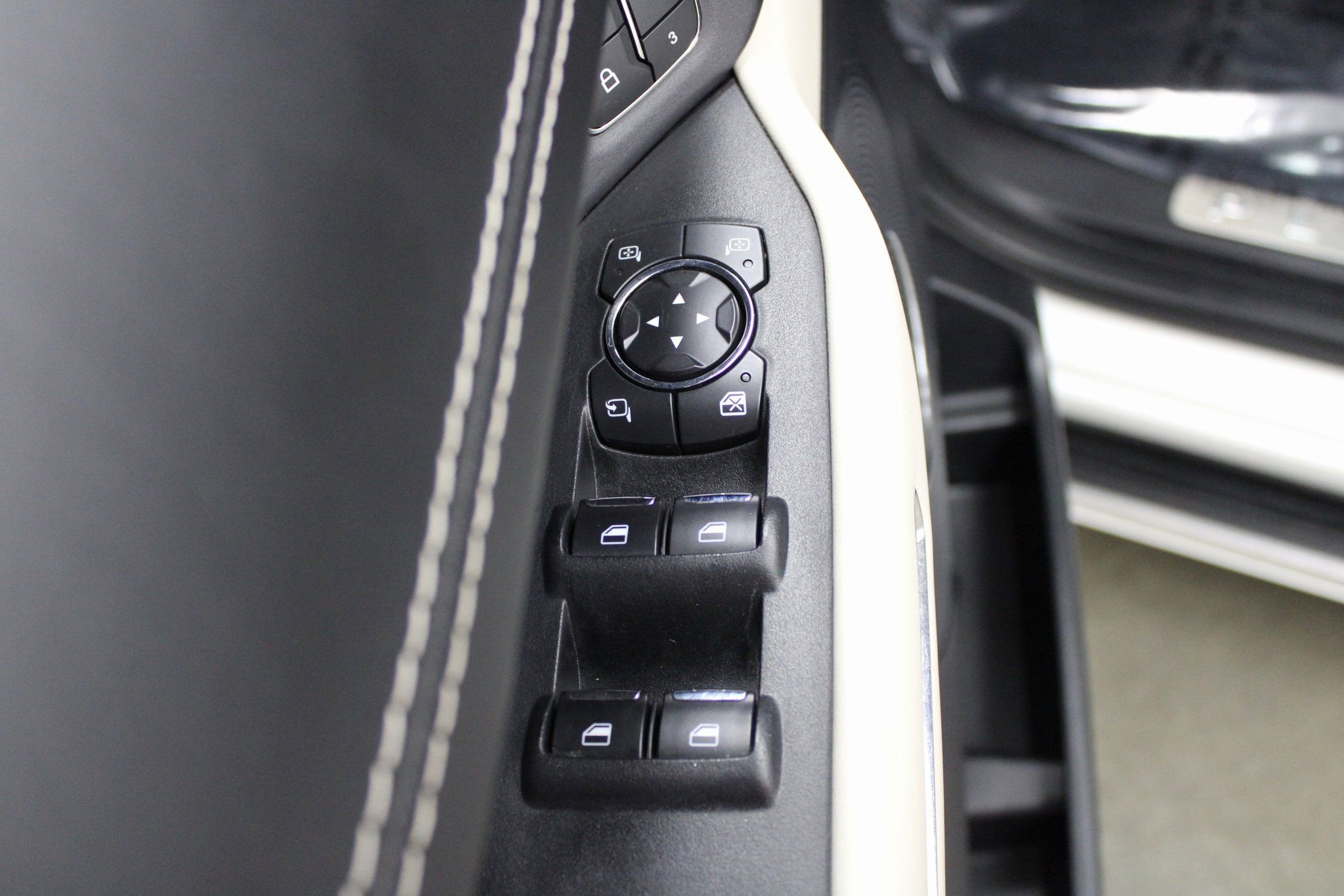 Used 2021 Ford Expedition Max Platinum image 16