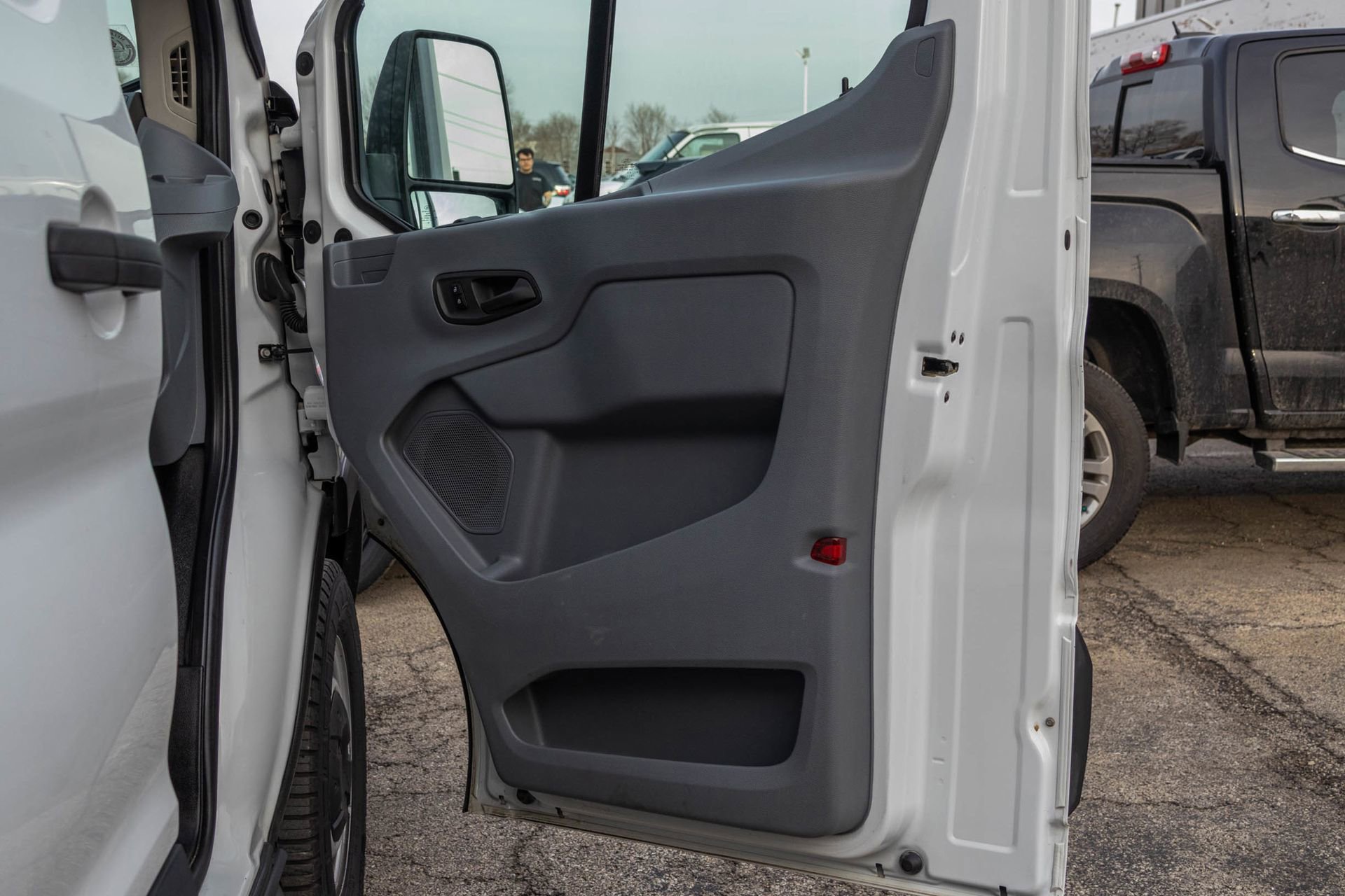 Used 2019 Ford Transit 250 130 Medium Roof image 32