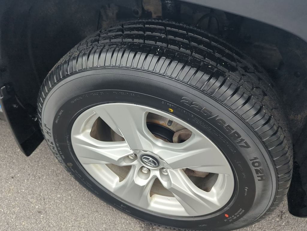 Used 2020 Toyota RAV4 LE w/ All Weather Liner Package AWD/4WD image 10