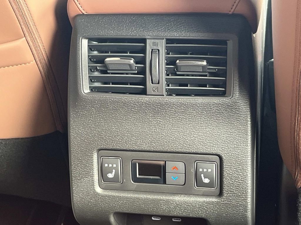 New 2026 Mitsubishi Outlander SEL FWD image 17