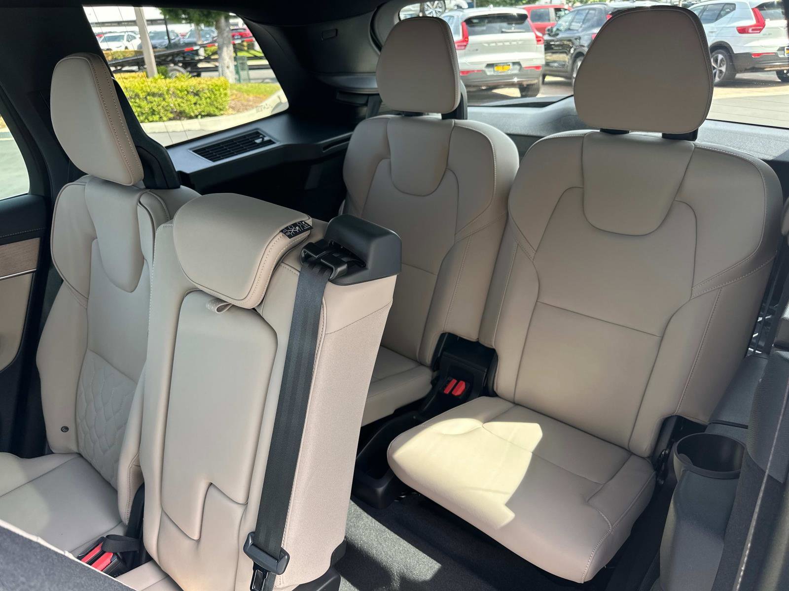 New 2026 Volvo XC90 T8 Plus image 18