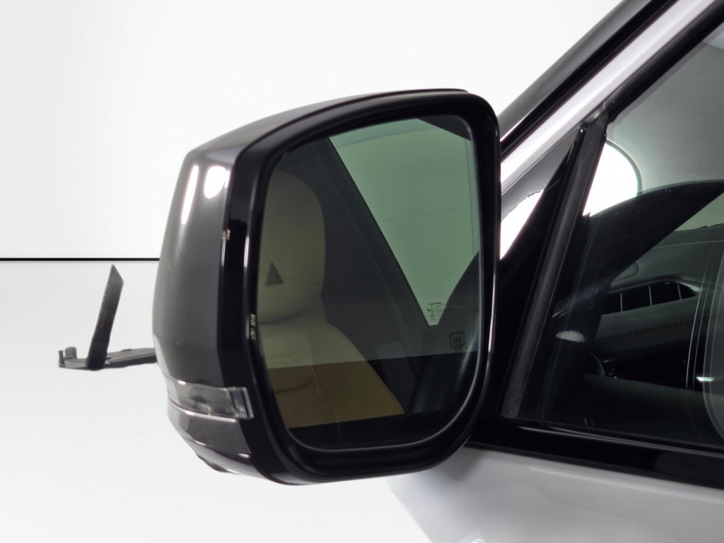 Used 2023 Jeep Grand Cherokee L Summit AWD/4WD image 13