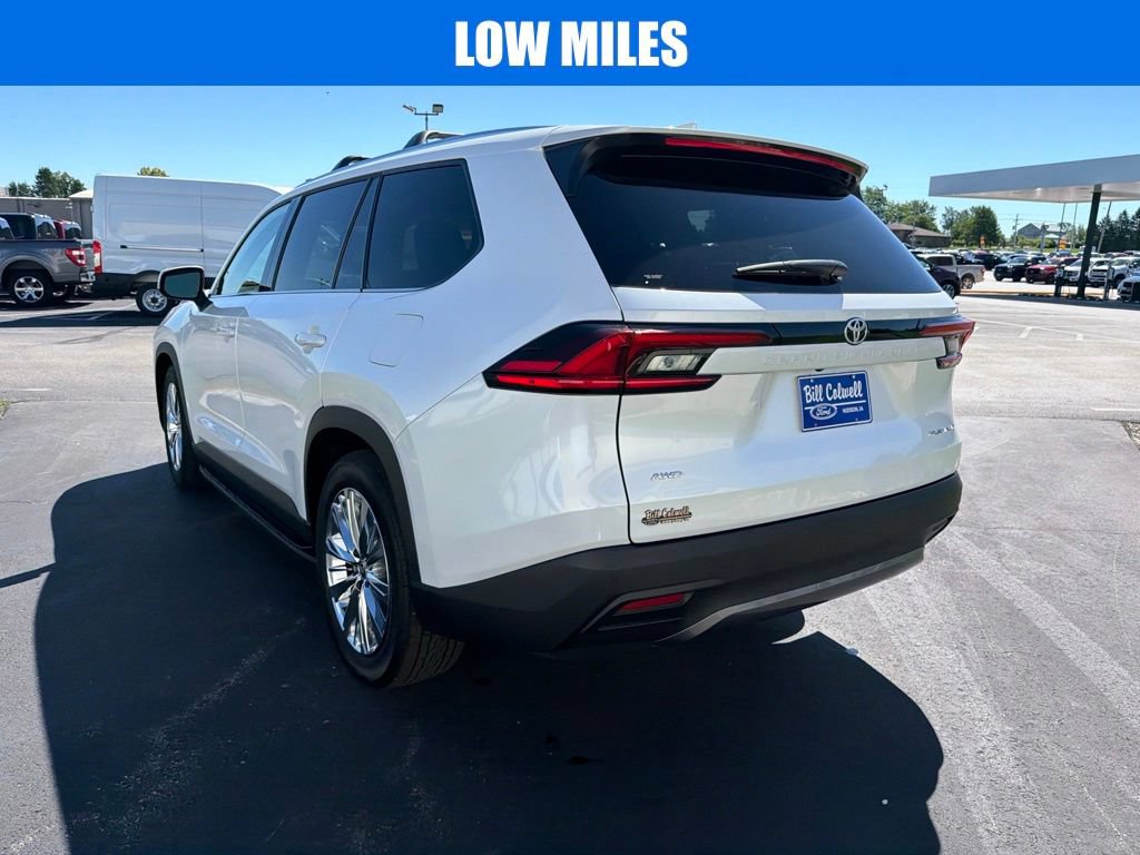 Used 2025 Toyota Grand Highlander AWD image 6