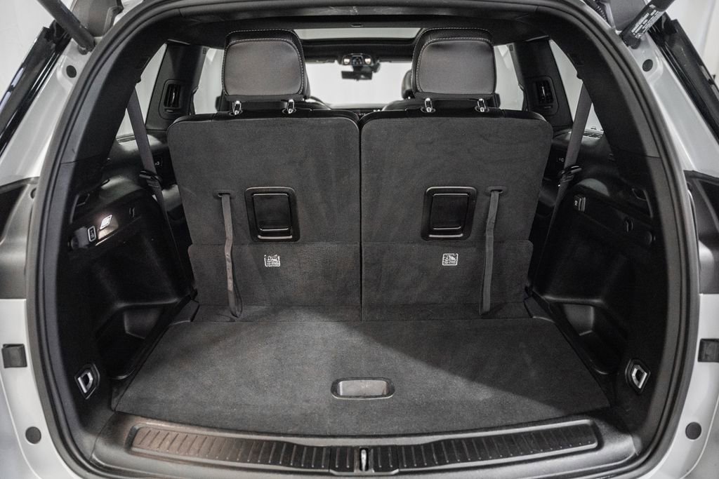 Certified 2024 Jeep Grand Cherokee L Limited w/ Luxury Tech Group II image 10