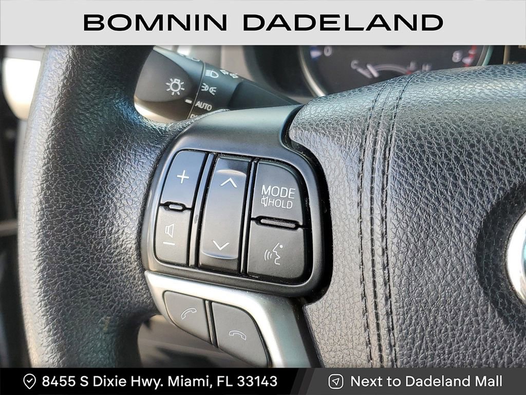 Used 2018 Toyota Highlander Plus image 18