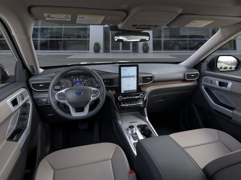 Used 2024 Ford Explorer Limited w/ Limited Technology Package image 9