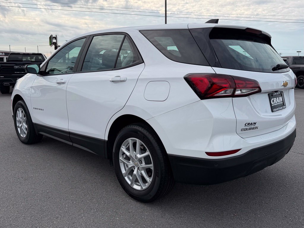 Used 2024 Chevrolet Equinox LS w/ Driver Confidence II Package FWD image 5