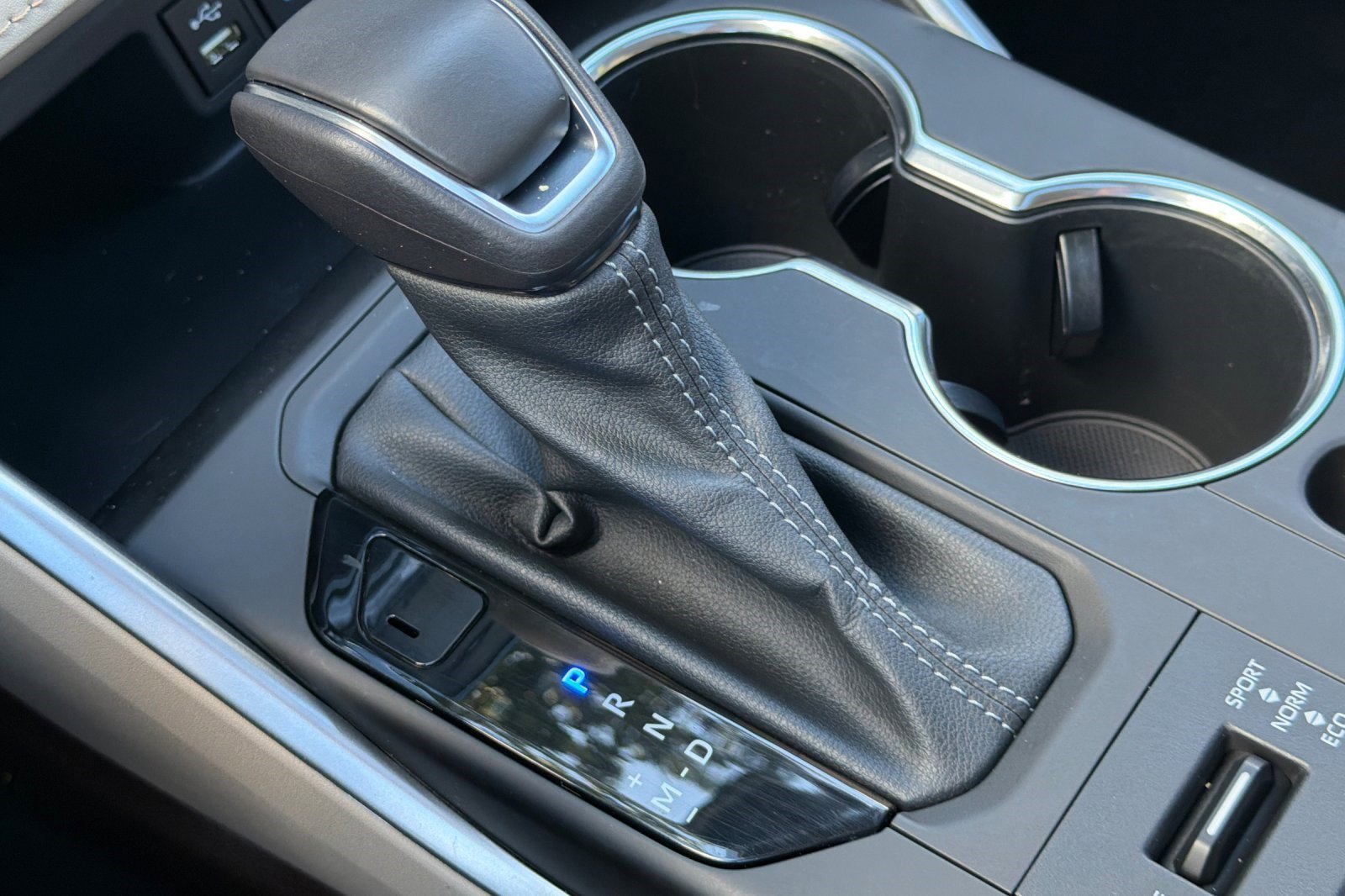 Used 2022 Toyota Highlander XLE image 28