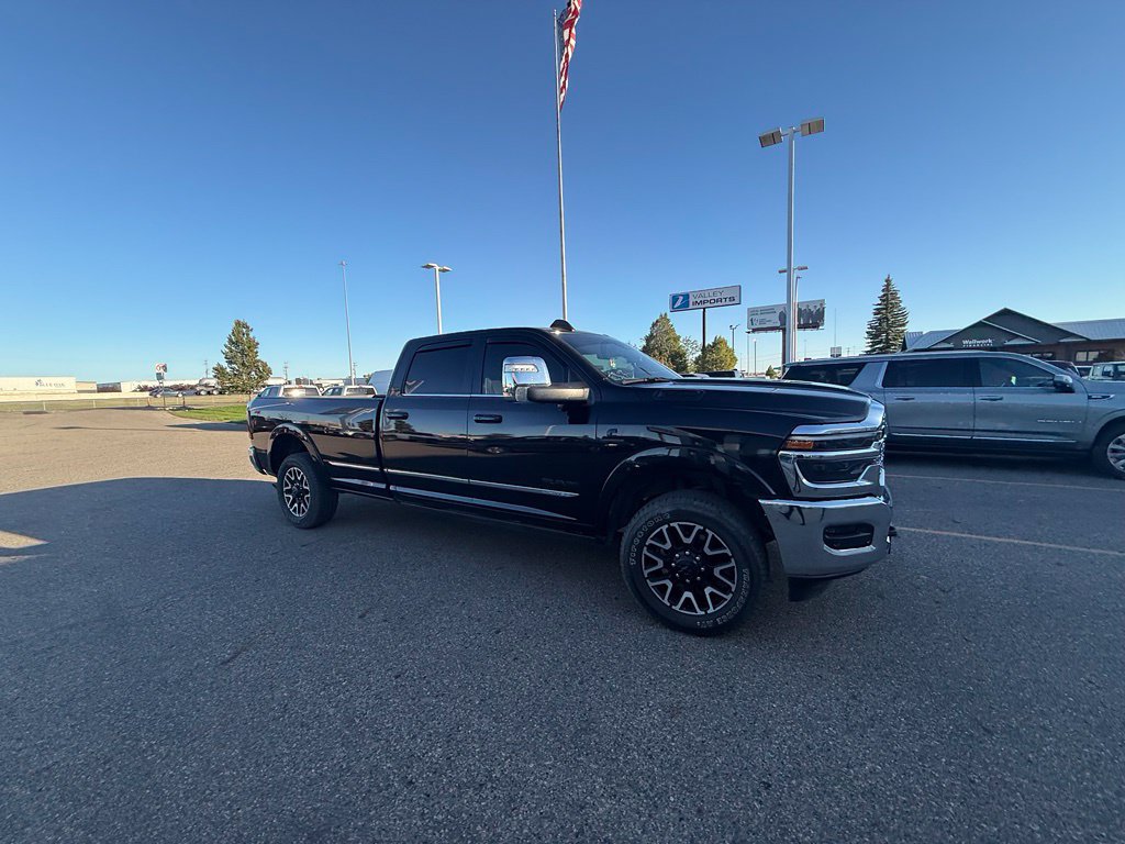Used 2025 RAM 3500 Limited AWD/4WD image 3